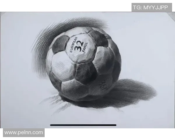 美术生用素描艺术展现足球明星的激情与风采 美术生用素描艺术展现足球明星的激情与风采